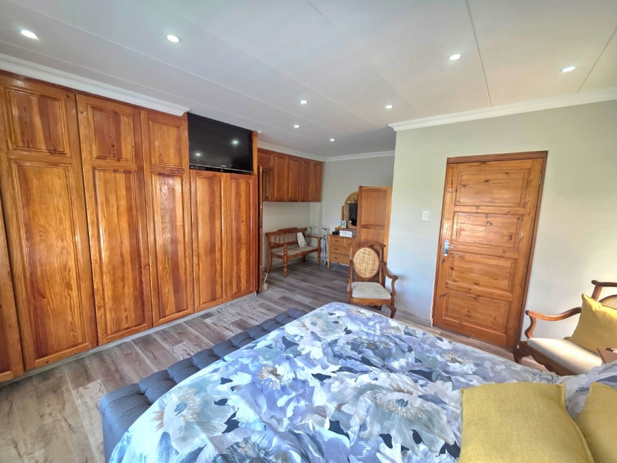5 Bedroom Property for Sale in Morelig Free State
